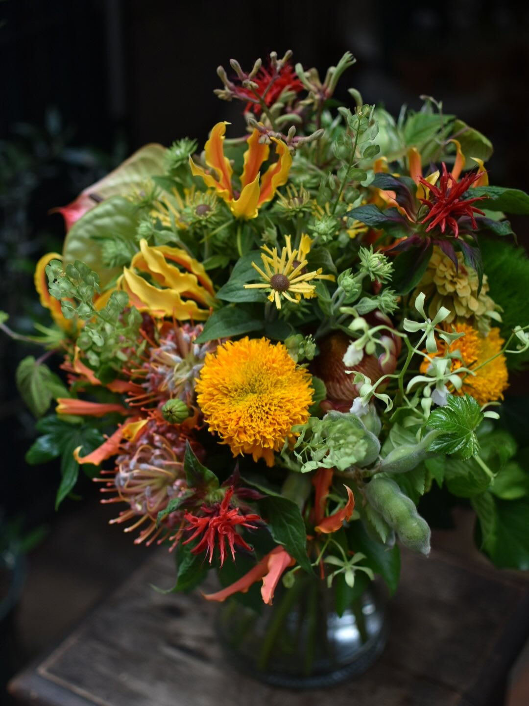 Propose bouquet. 