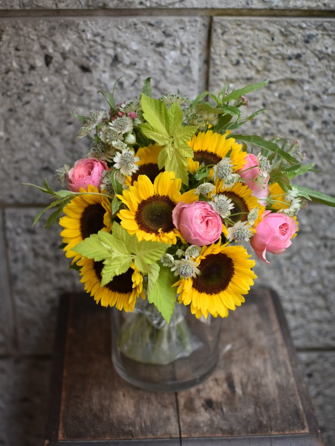 Propose bouquet. 💍