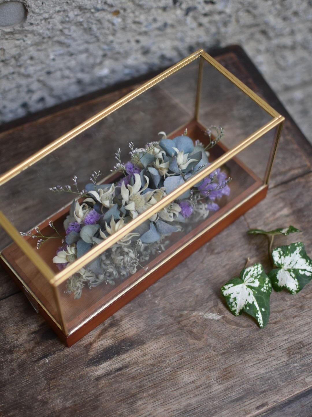 Dry flower arrangement.
