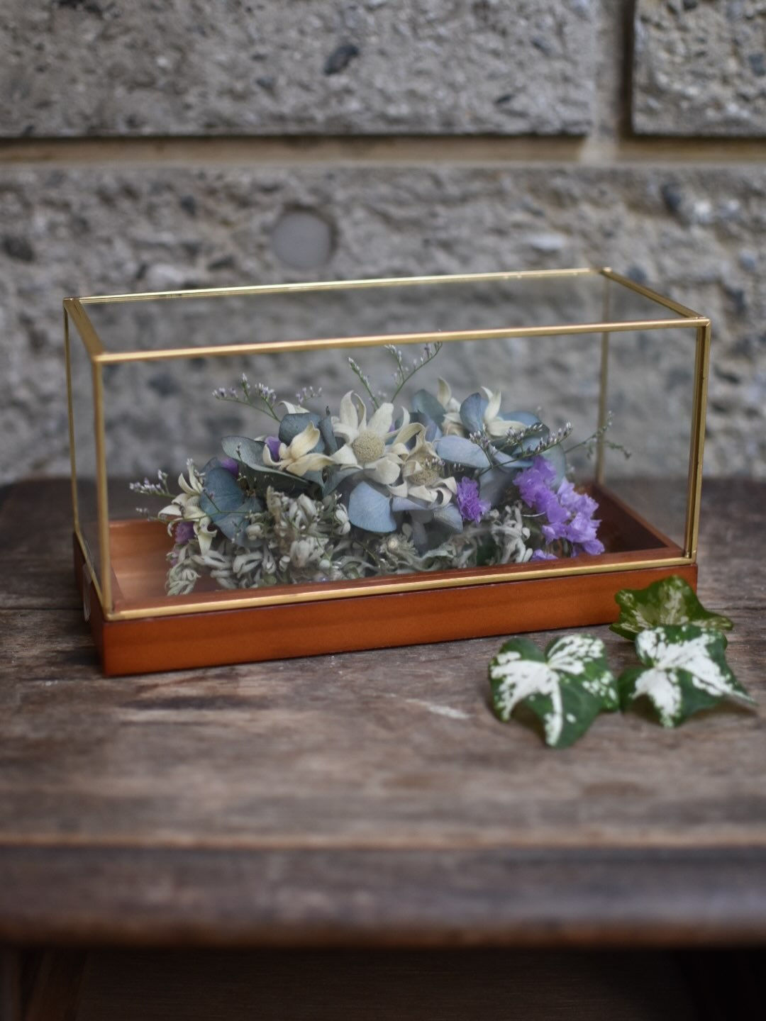 Dry flower arrangement.